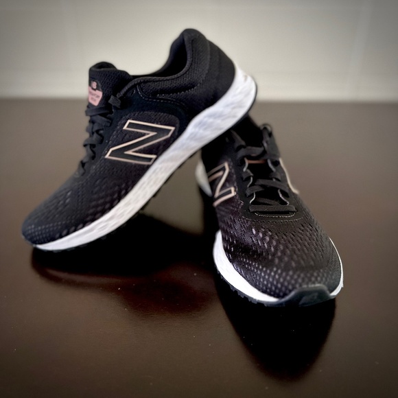 New Balance Arishi v2 - Picture 1 of 2